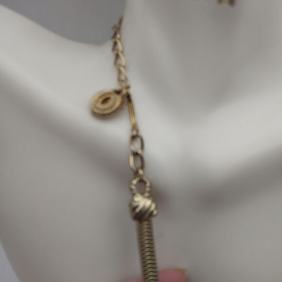 Gold toned‎ estate luxury necklace - Picture 3 of 3